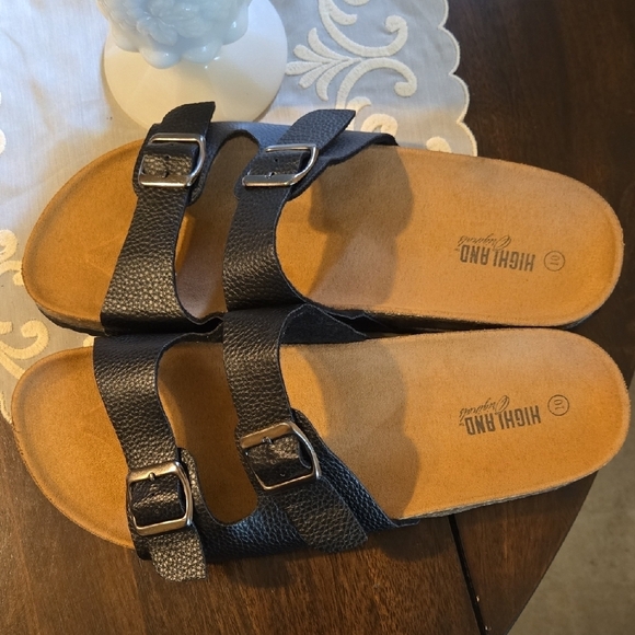 Highland Originals Shoes - Black and Silver Sandals with Contoured Footbed